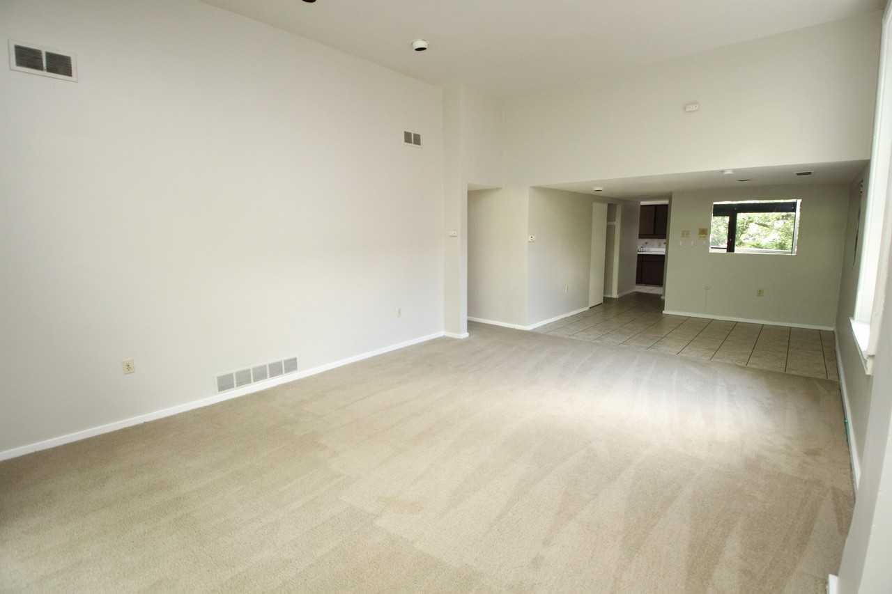 ASHLEY PLACE -- 080 - Photo 3 of 12