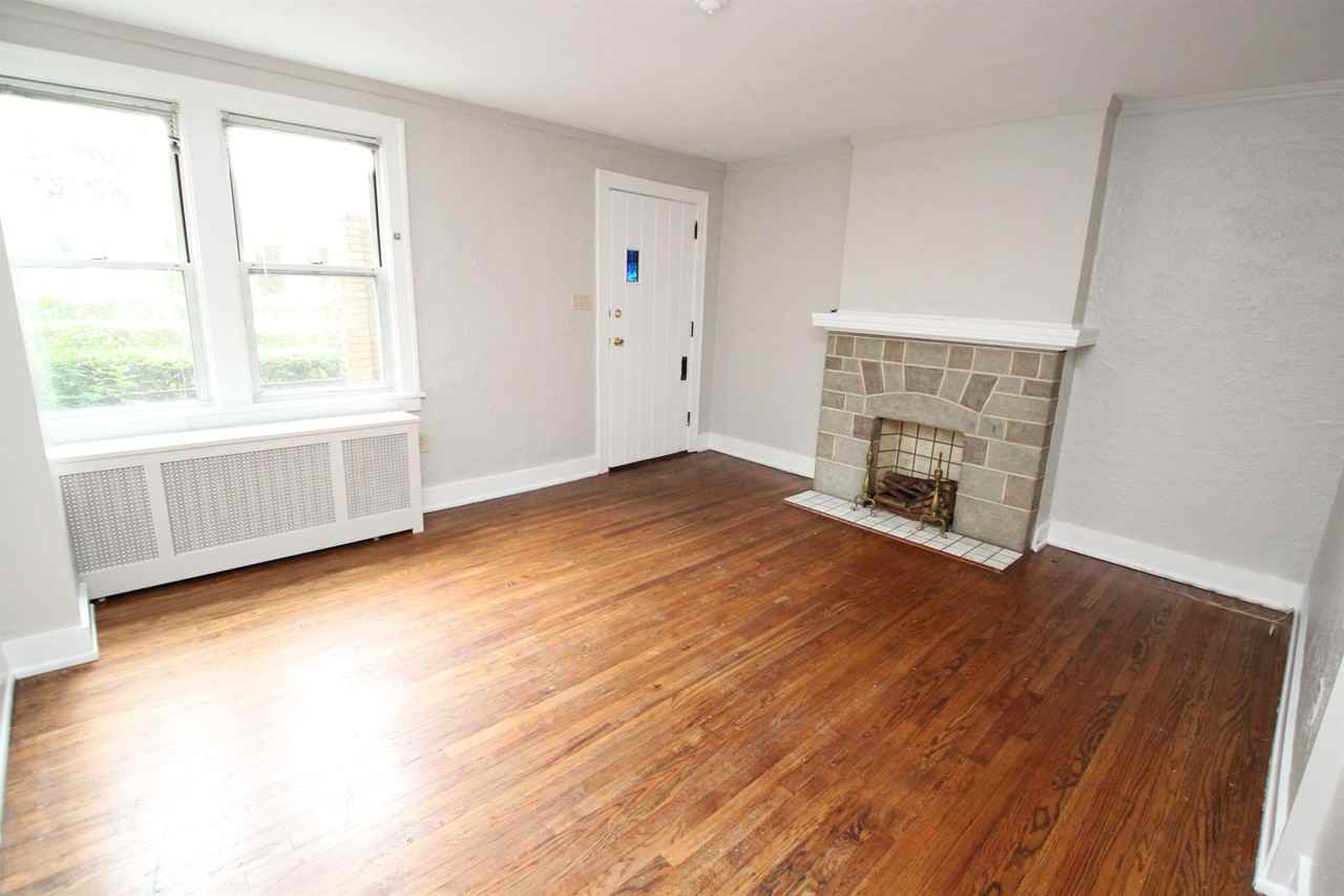 CENTRE AVE-5535 -- 127 - Photo 2 of 11