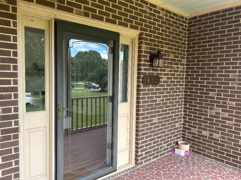 412 Oakridge Dr - Photo 2 of 20