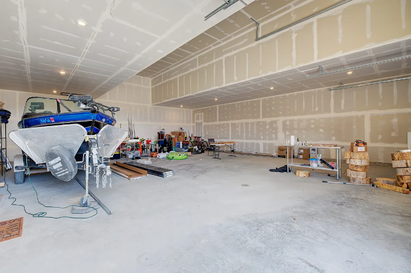 4040 Sunset Ridge Dr - Photo 2 of 4