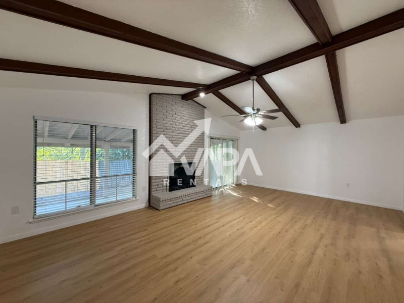 12230 Valley Forge Ave - Photo 4 of 17