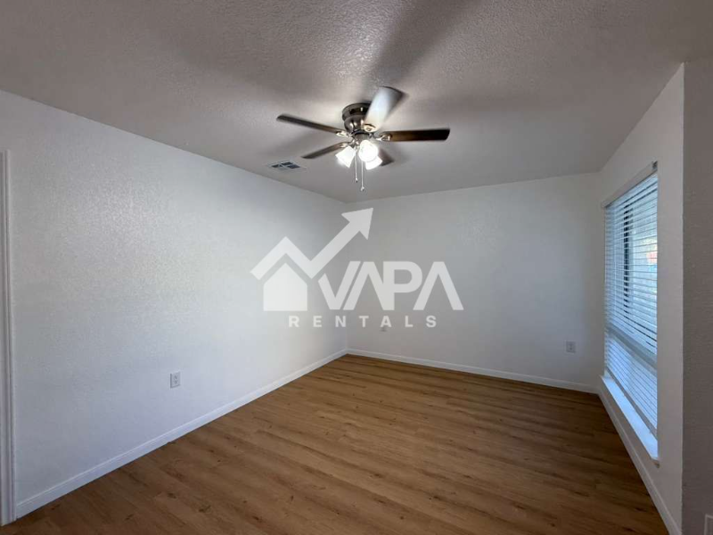 12230 Valley Forge Ave - Photo 6 of 17