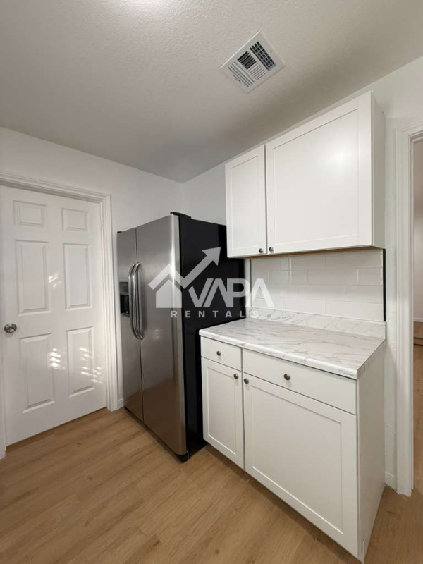 12230 Valley Forge Ave - Photo 7 of 17