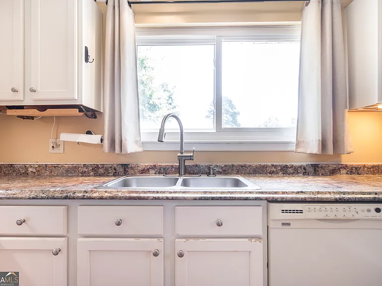 105 Vinewood Ct - Photo 7 of 16