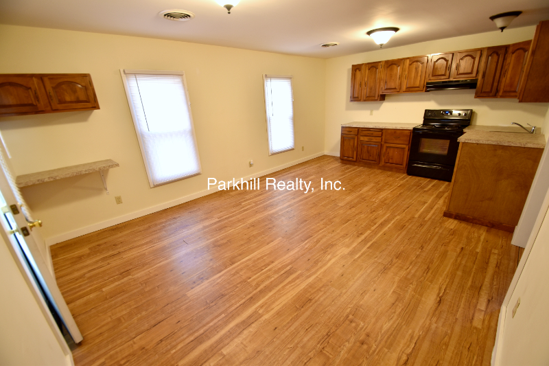 308 Wood St - Photo 3 of 10