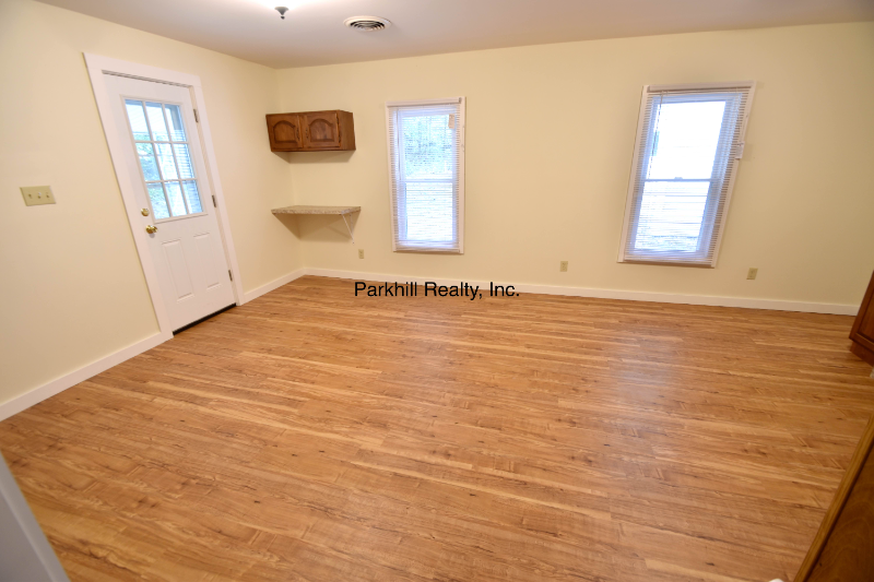 308 Wood St - Photo 4 of 10