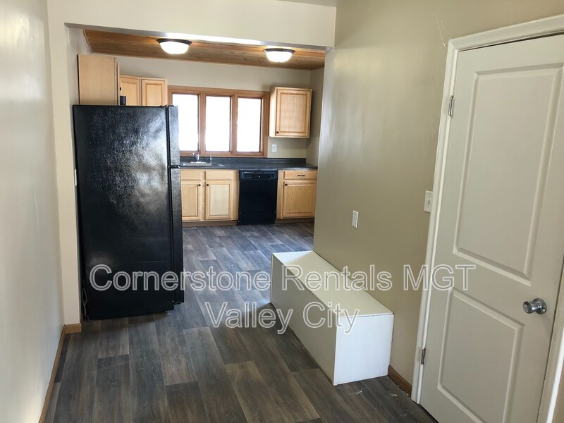 424 6th Avenue Northeast - Photo 2 of 20