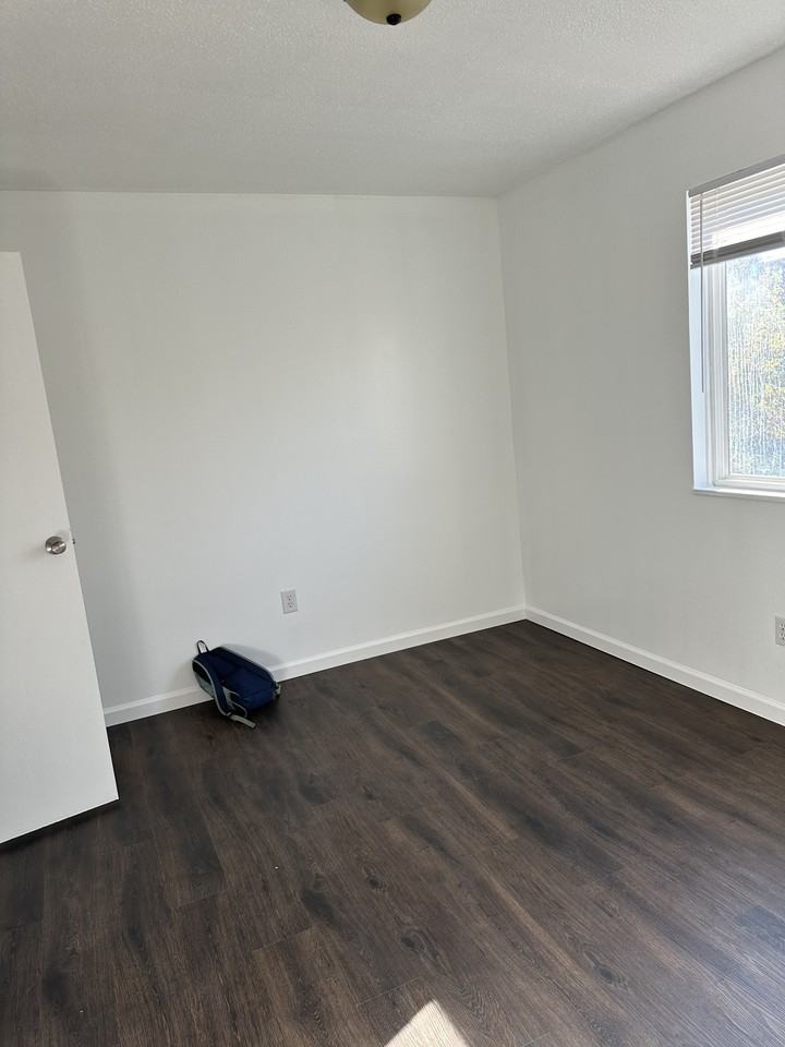 184 East Market Street - Photo 4 of 22