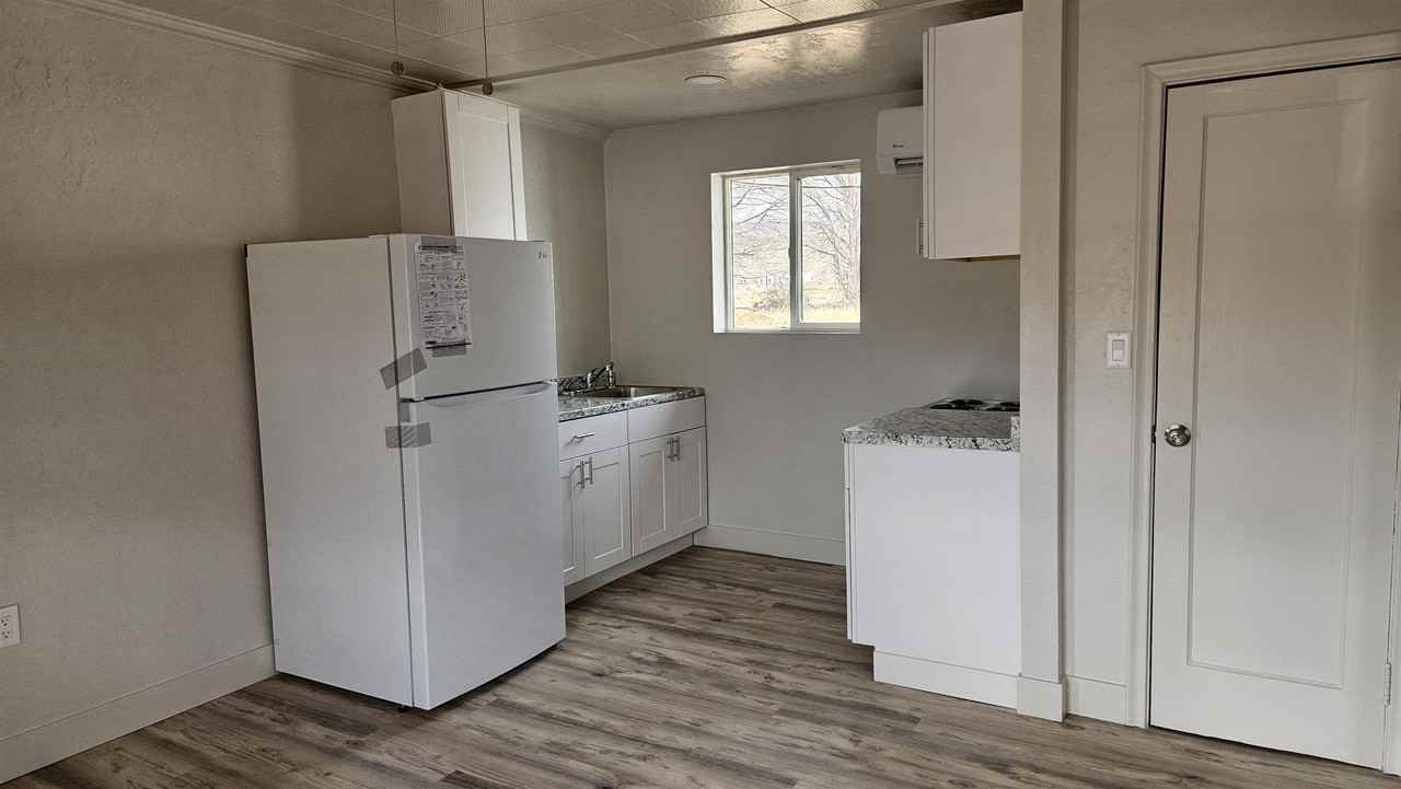 1180 Cove View Road - Photo 5 of 15