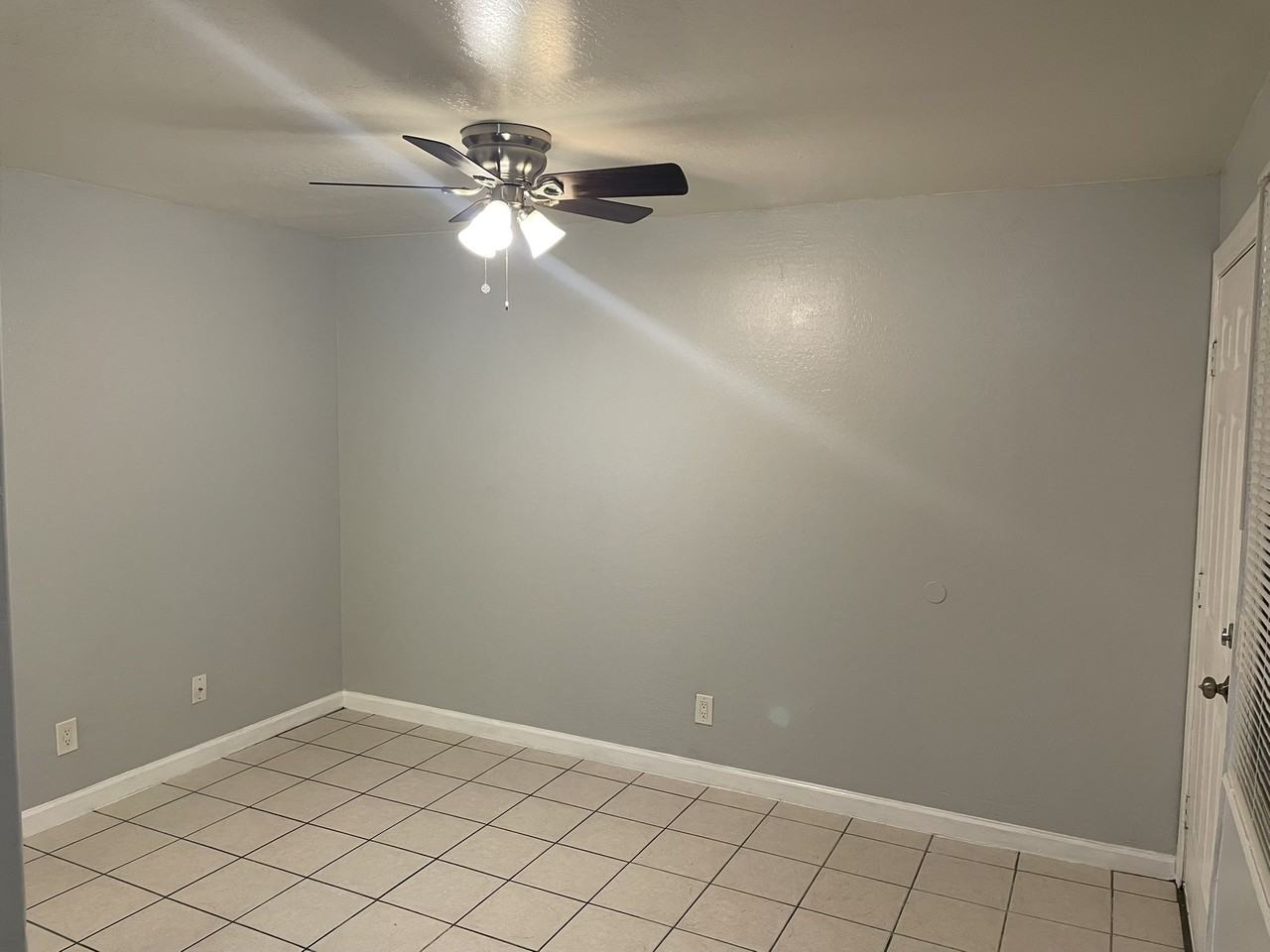 Mountain View Apartments - Photo 7 of 40