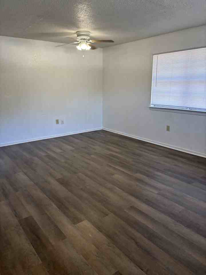 501 Darby Lane - Photo 2 of 50