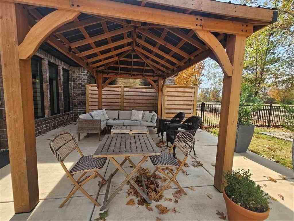 97 Perth Dr #A - Photo 2 of 19