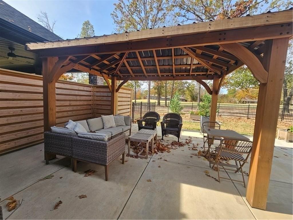 97 Perth Dr #A - Photo 3 of 19