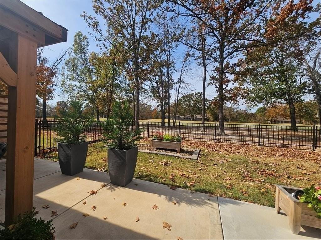 97 Perth Dr #A - Photo 4 of 19