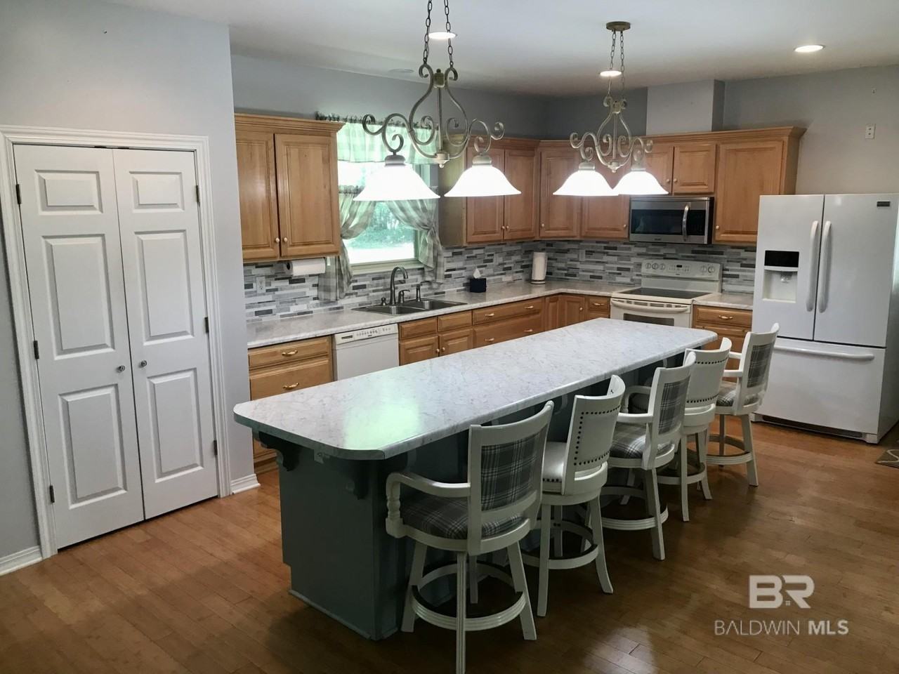 10733 Aspinwall Rd - Photo 2 of 25