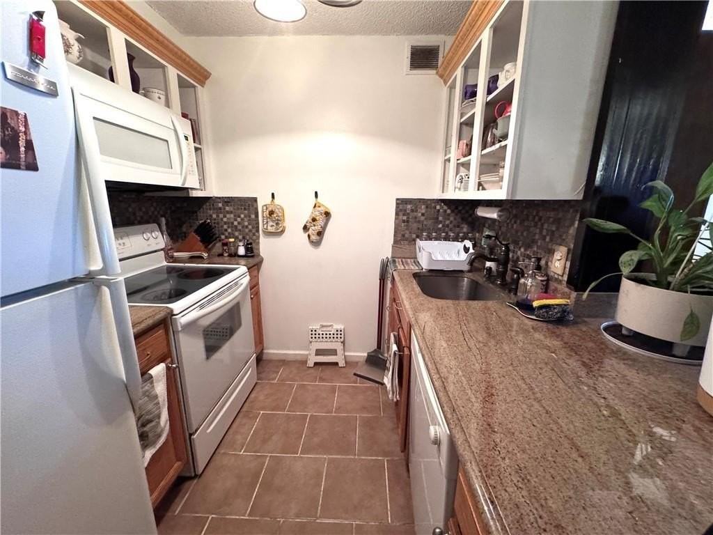 7914 Rockaway Beach Blvd #3L - Photo 7 of 14