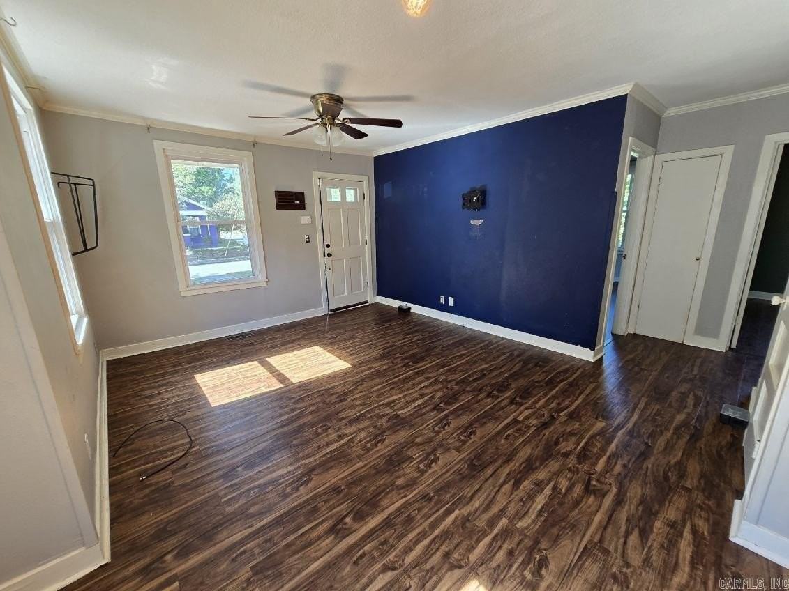 501 Booker St - Photo 2 of 8