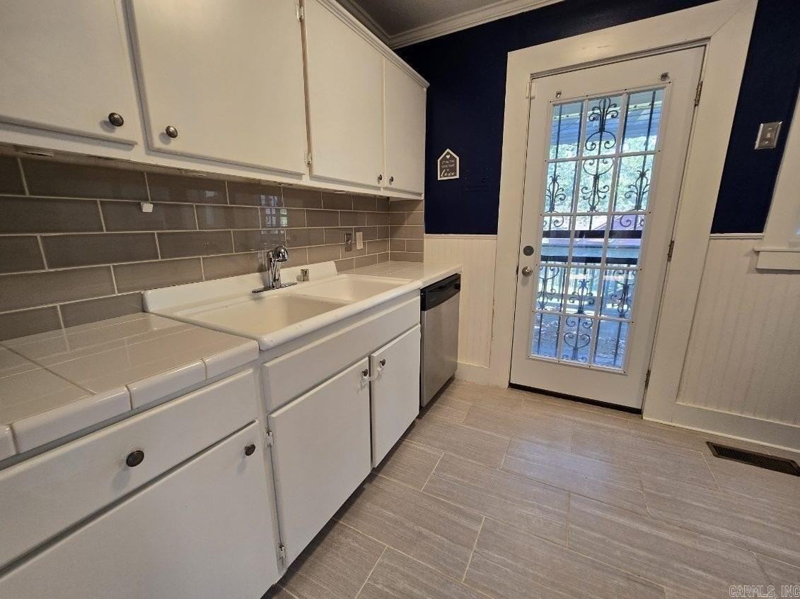 501 Booker St - Photo 4 of 8