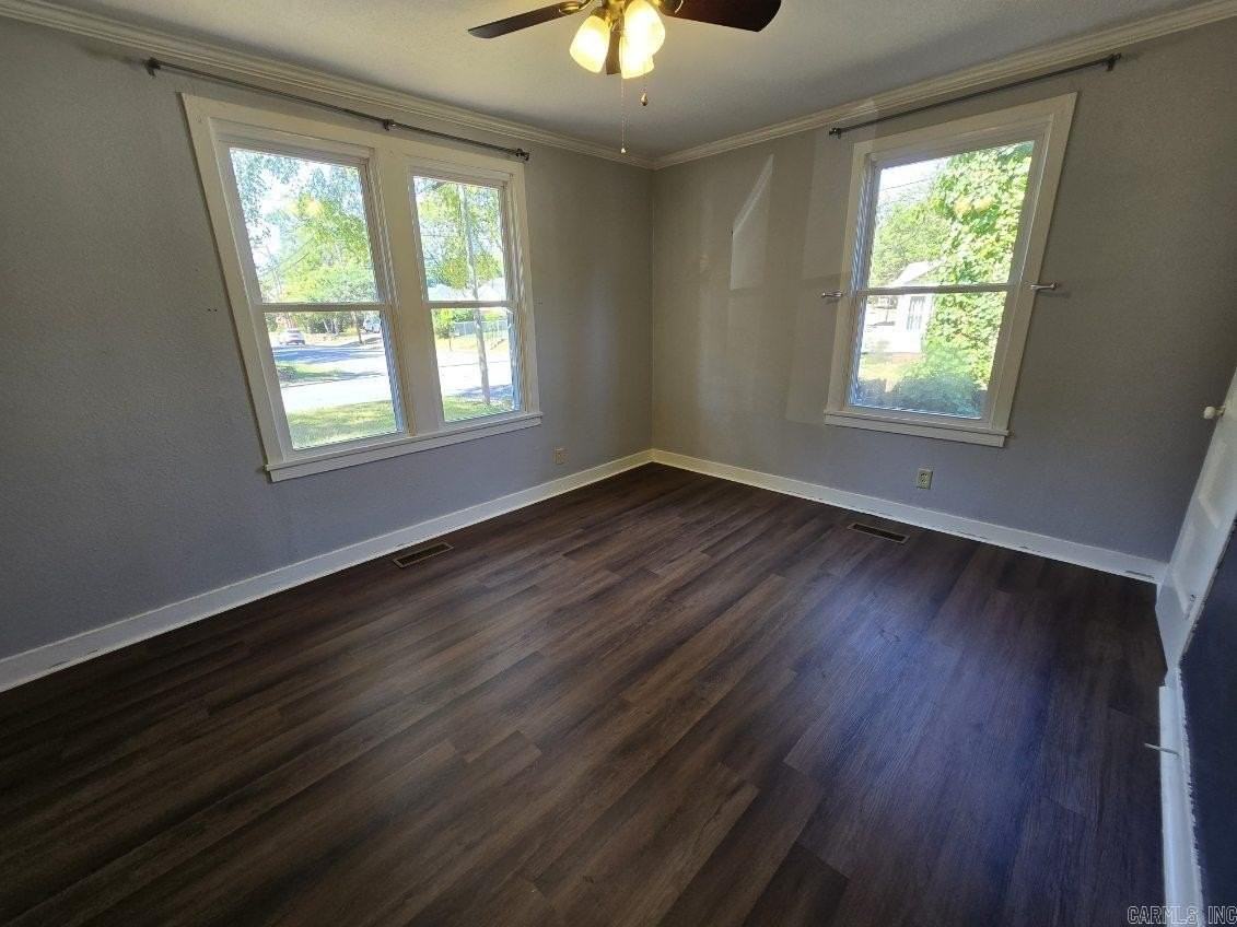 501 Booker St - Photo 6 of 8