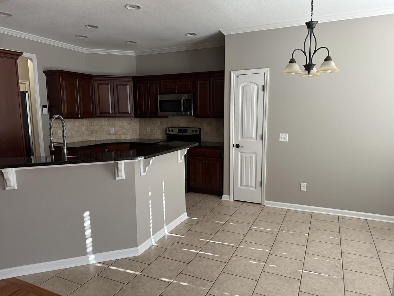 8762 Mckenzie Farm Dr - Photo 5 of 13