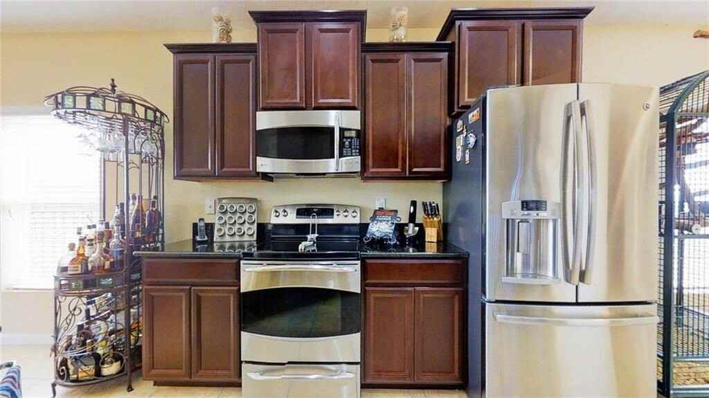 1296 Lexington Manor Southwest - Photo 6 of 24