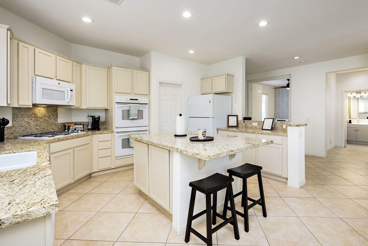 82223 Travolta Ave - Photo 5 of 16