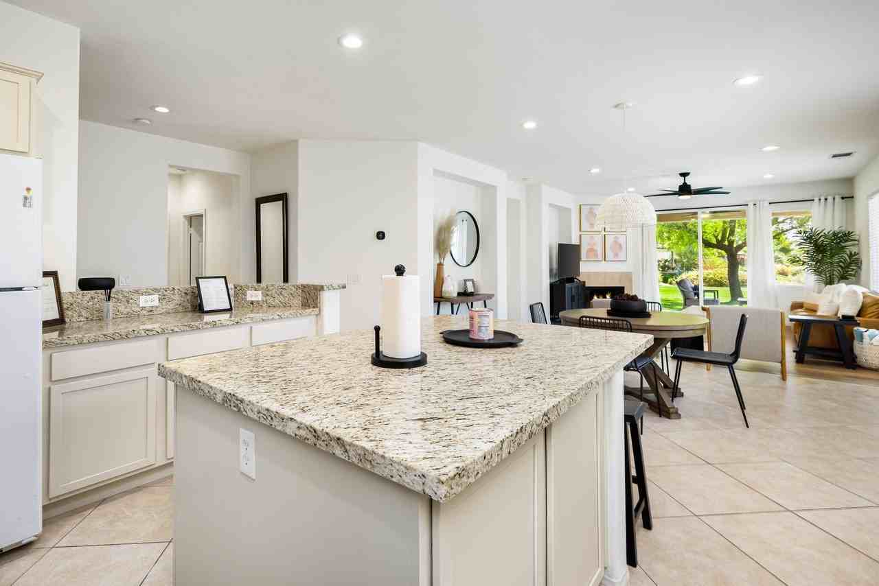 82223 Travolta Ave - Photo 6 of 16