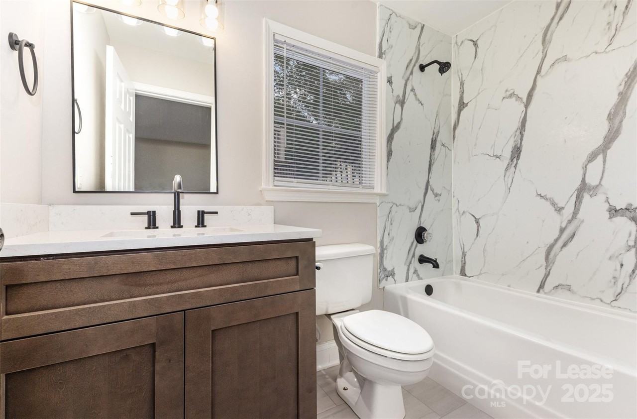 817 West 4th Street - Photo 4 of 31