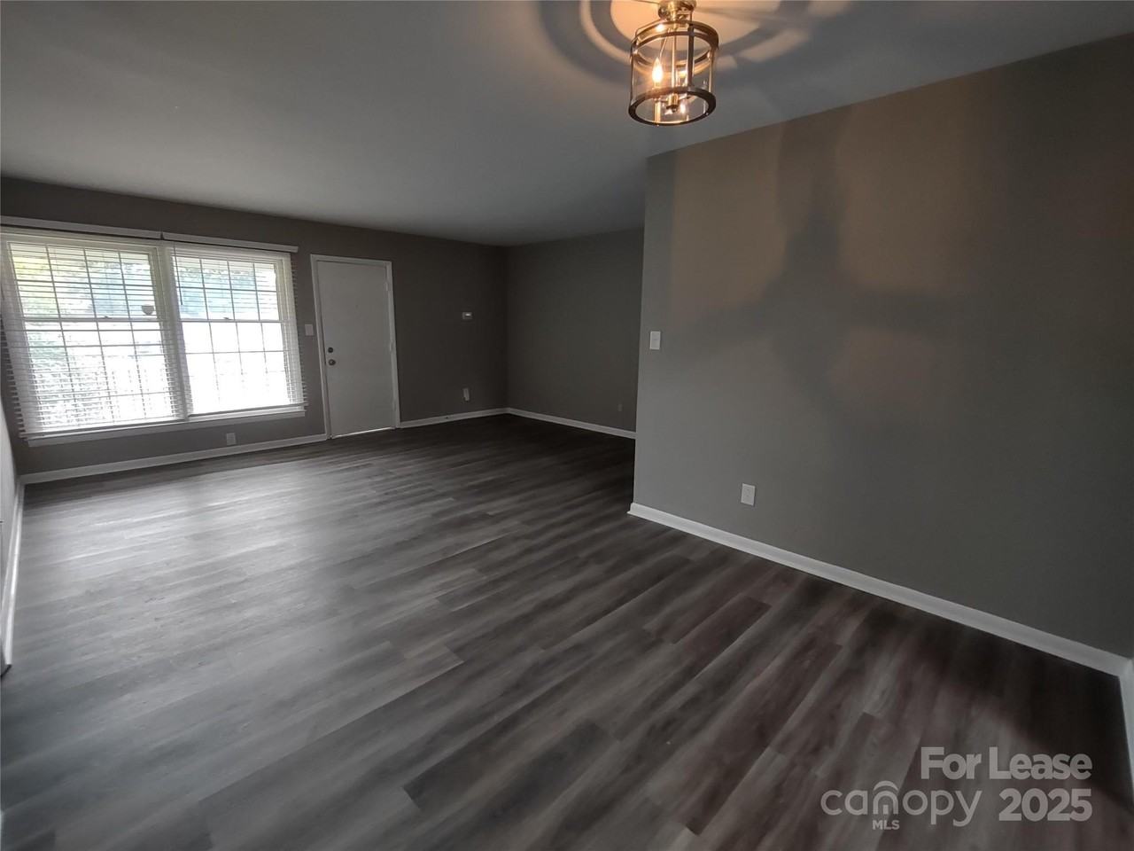 4601 Coronado Drive - Photo 3 of 15