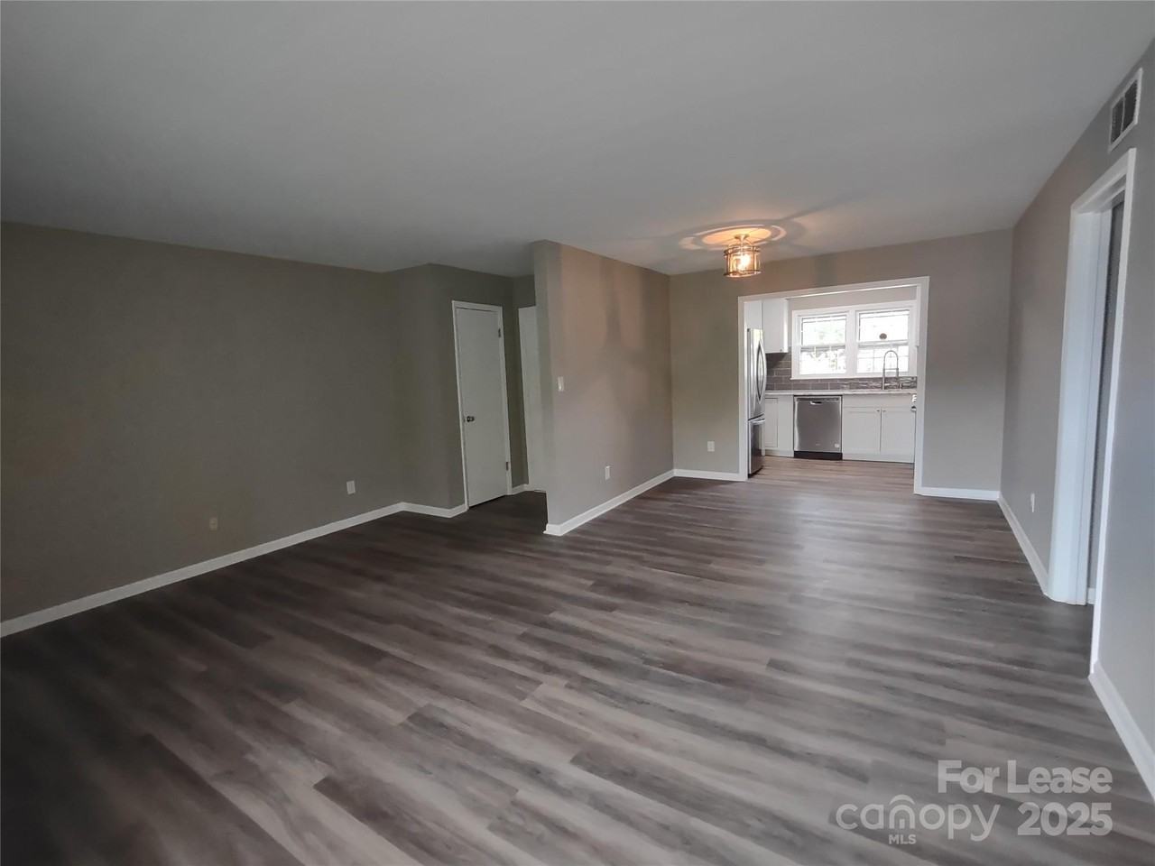 4601 Coronado Drive - Photo 4 of 15