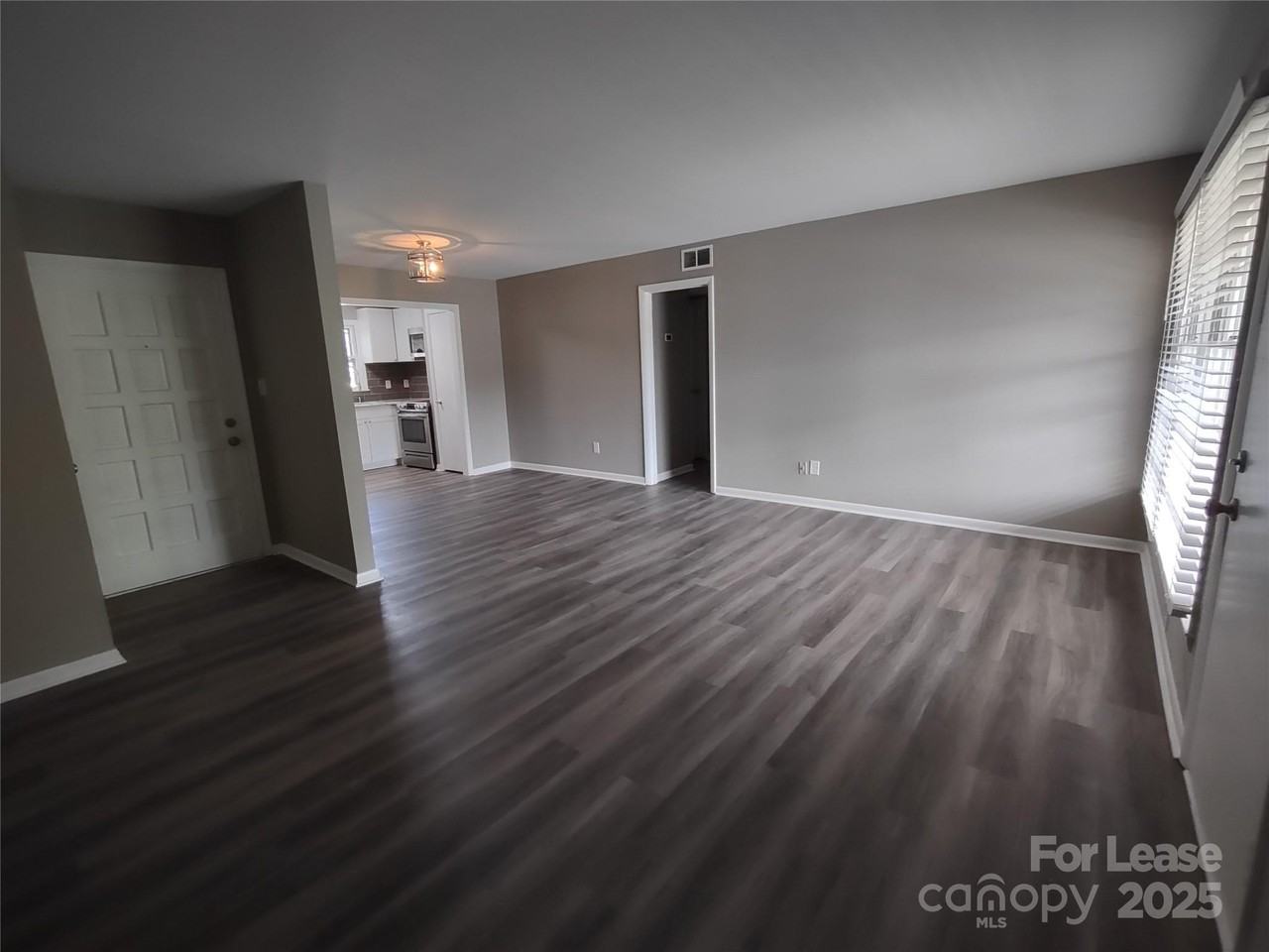 4601 Coronado Drive - Photo 5 of 15
