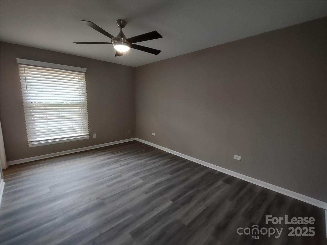 4601 Coronado Drive - Photo 7 of 15