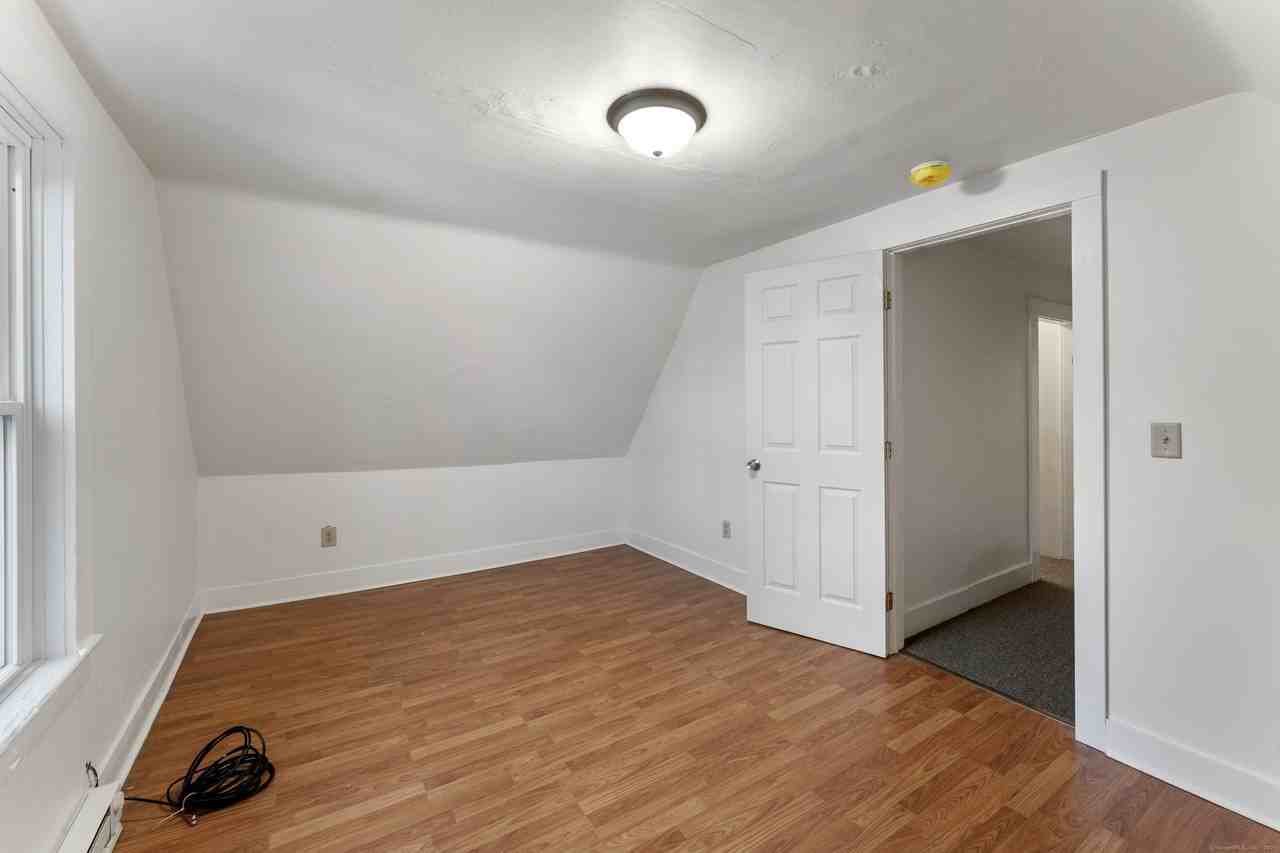 78 Smith St - Photo 7 of 10