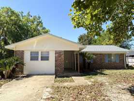 318 Austin Ave - Photo 1 of 1