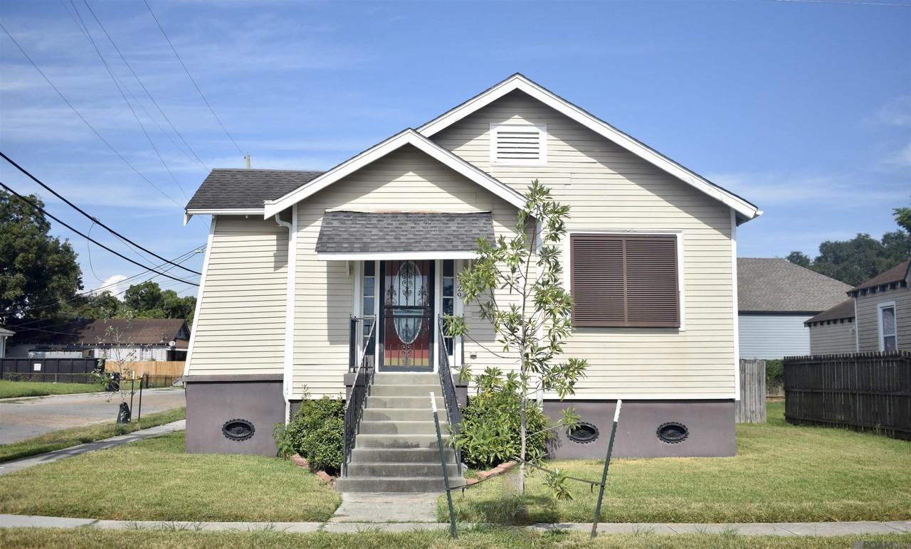 9129 Nelson St - Photo 2 of 12