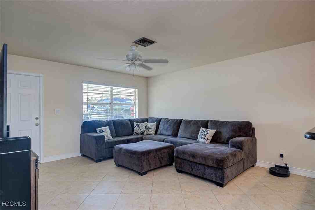 2019 Clarke Ave - Photo 4 of 23