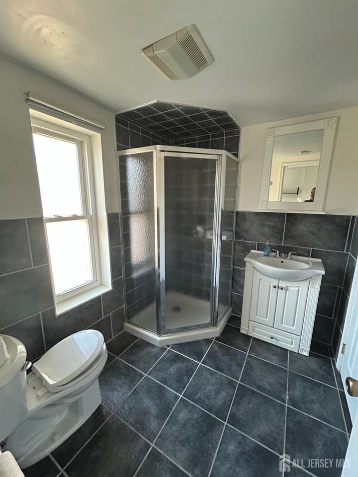 259 Grove St #3 - Photo 6 of 7