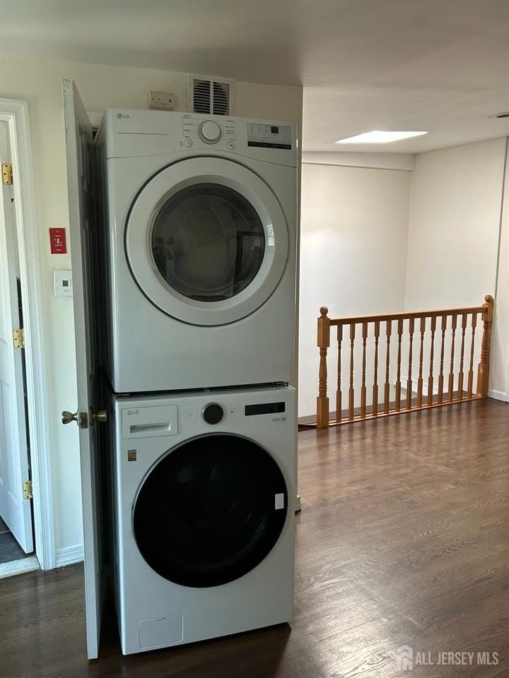 259 Grove St #3 - Photo 7 of 7