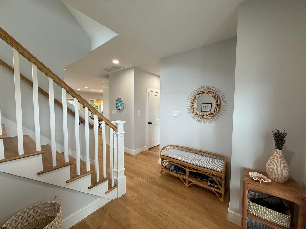 7607 Burk Ave - Photo 3 of 50