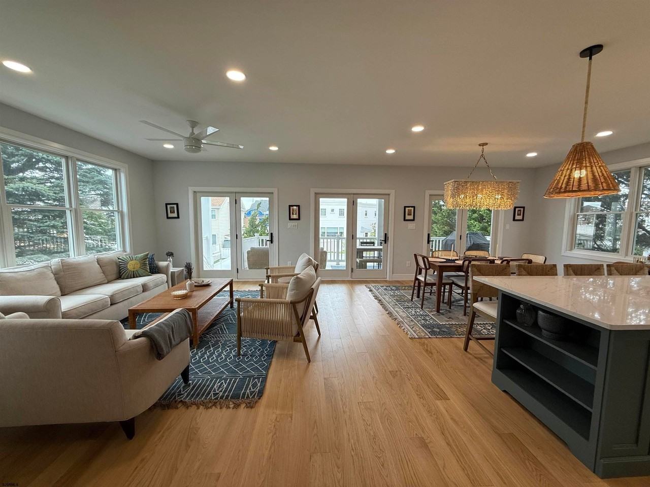 7607 Burk Ave - Photo 5 of 50