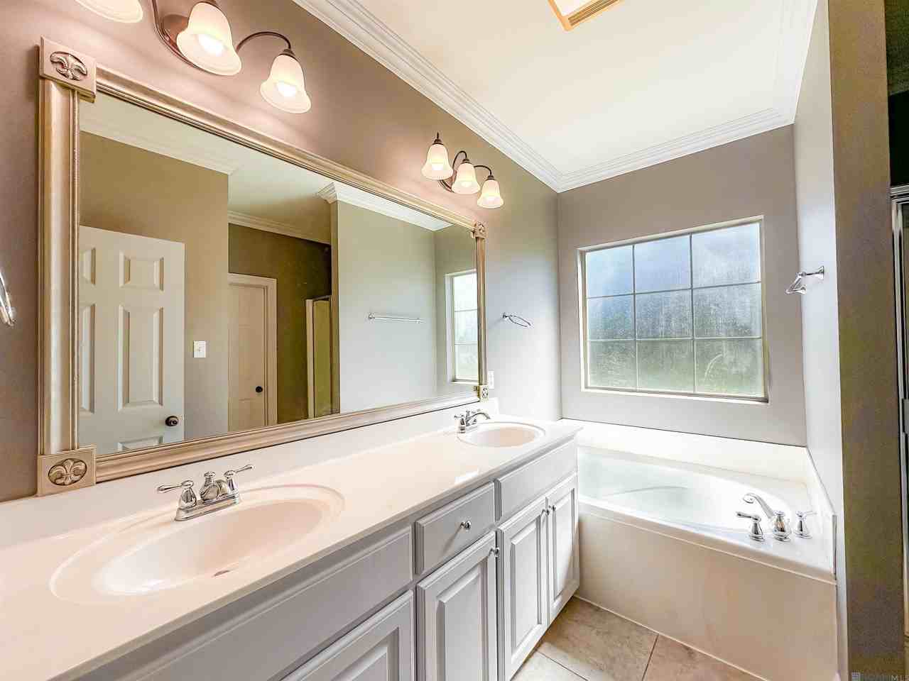 15104 Wax Myrtle Ave - Photo 6 of 29