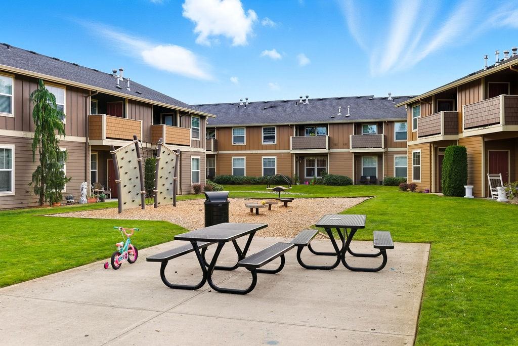 North Glen Villas - Photo 4 of 50