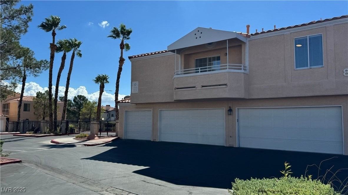 8452 Boseck Drive #284 - Photo 7 of 31