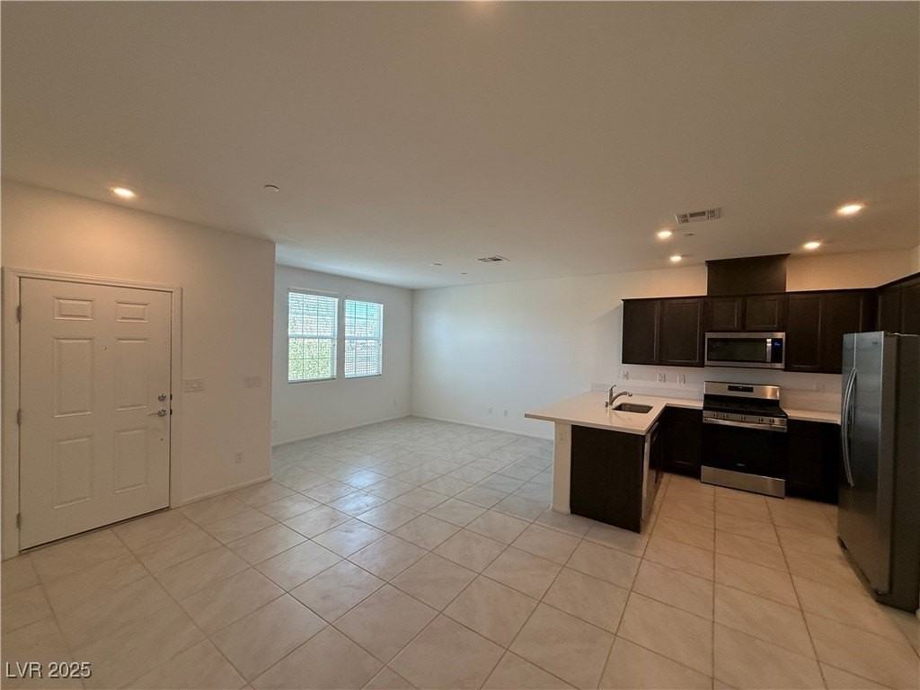 508 Ylang Pl - Photo 4 of 13