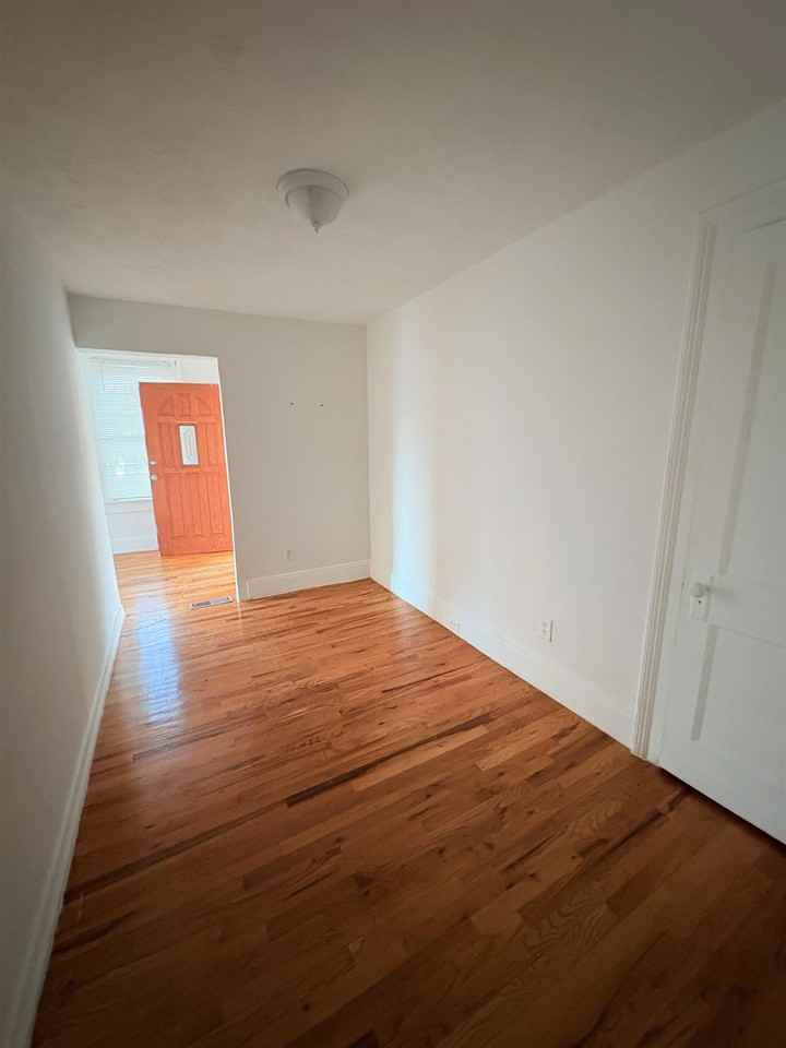 189 Garfield Ave #1 - Photo 6 of 7