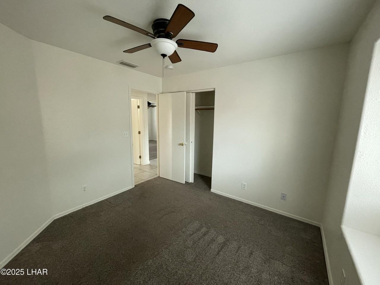 3917 Montezuma Dr - Photo 6 of 15