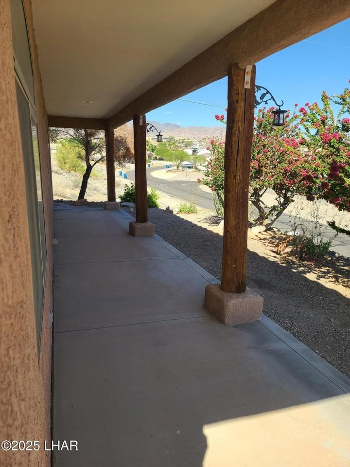 3341 Dune Dr - Photo 4 of 48