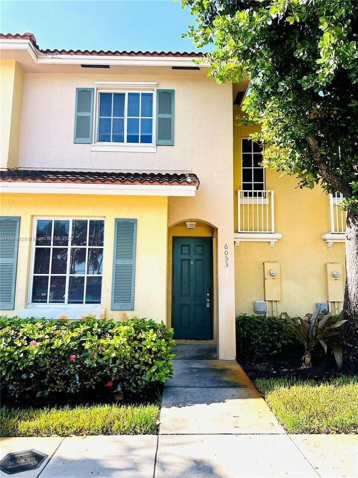 6053 Sw 19th Pl - Photo 2 of 22