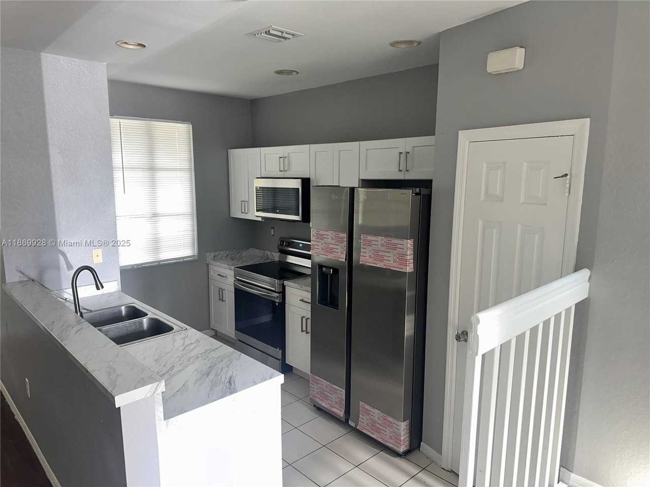 6053 Sw 19th Pl - Photo 4 of 22