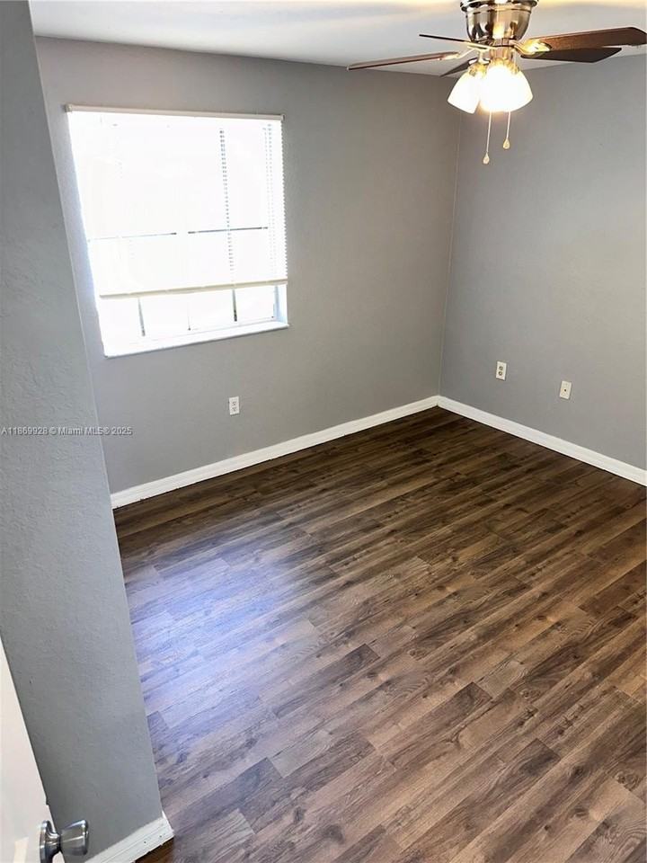 6053 Sw 19th Pl - Photo 7 of 22